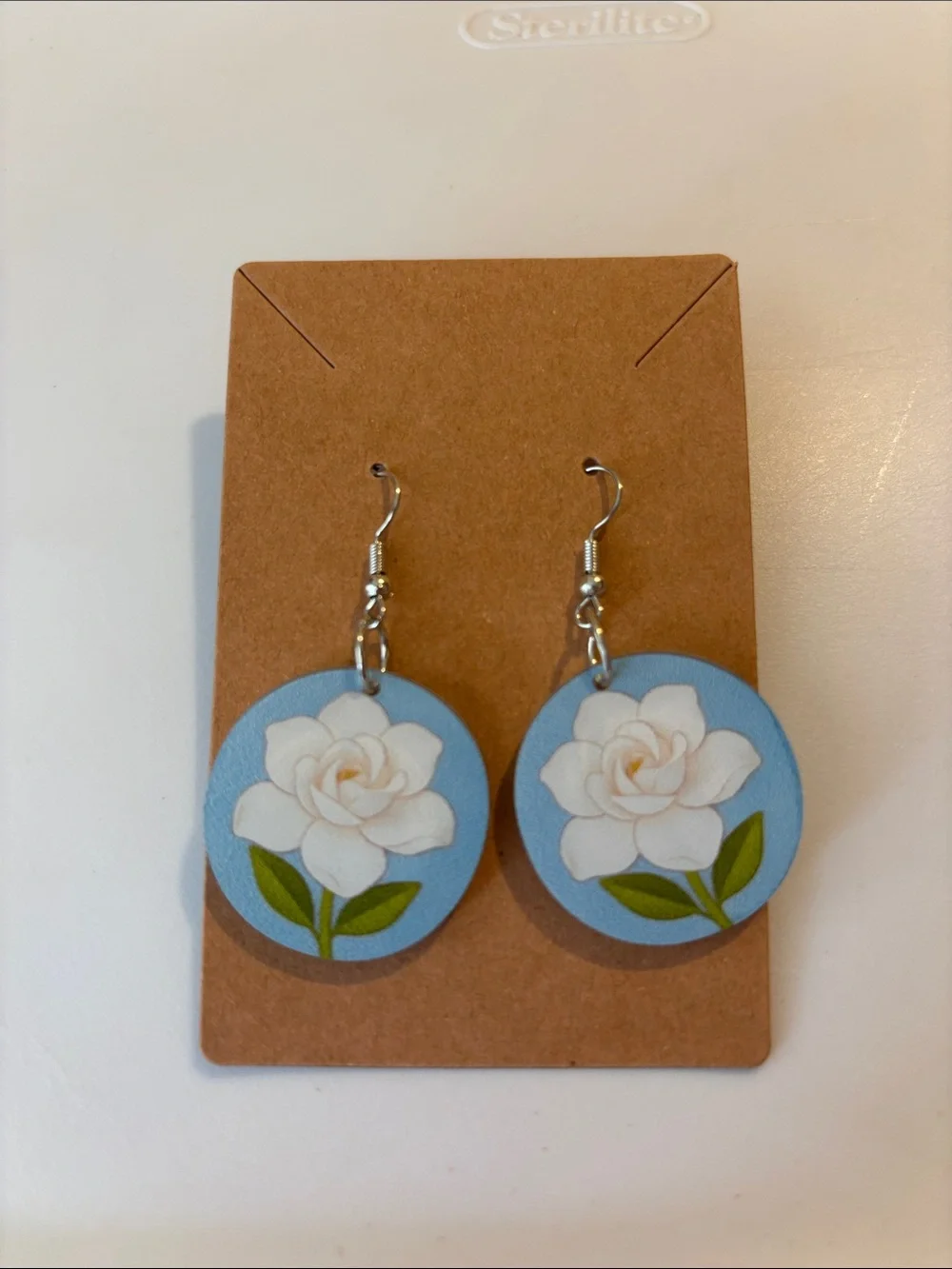 Fashion Jewelry Blue Round Earrings with White Flower